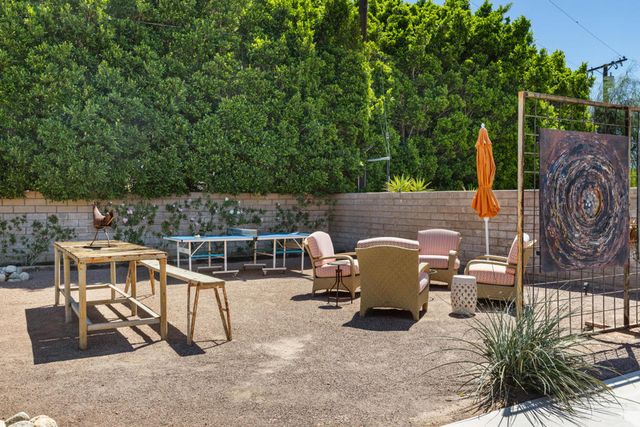 2200 E Acacia Road N, Palm Springs, CA 92262