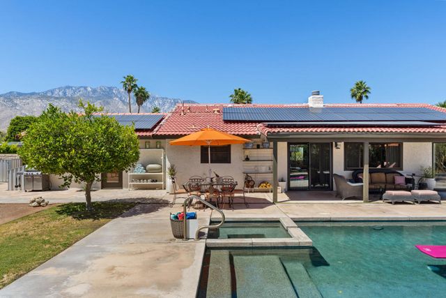 2200 E Acacia Road N, Palm Springs, CA 92262