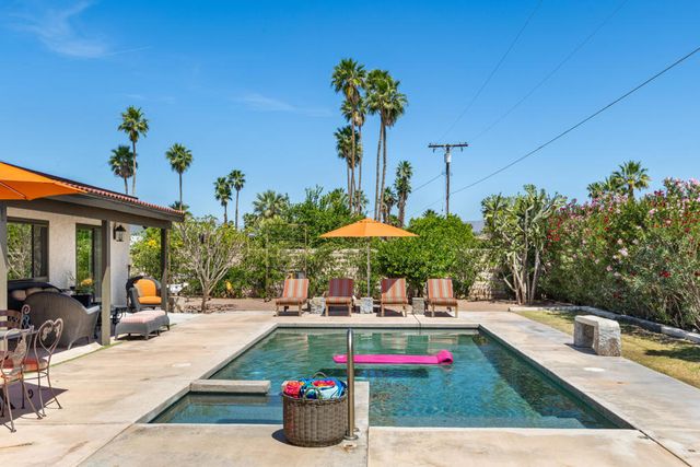 2200 E Acacia Road N, Palm Springs, CA 92262