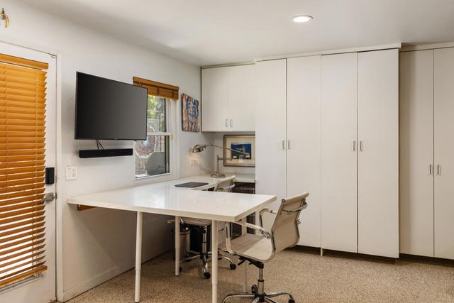 2200 E Acacia Road N, Palm Springs, CA 92262
