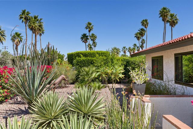 2200 E Acacia Road N, Palm Springs, CA 92262