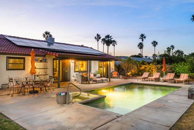 2200 E Acacia Road N, Palm Springs, CA 92262
