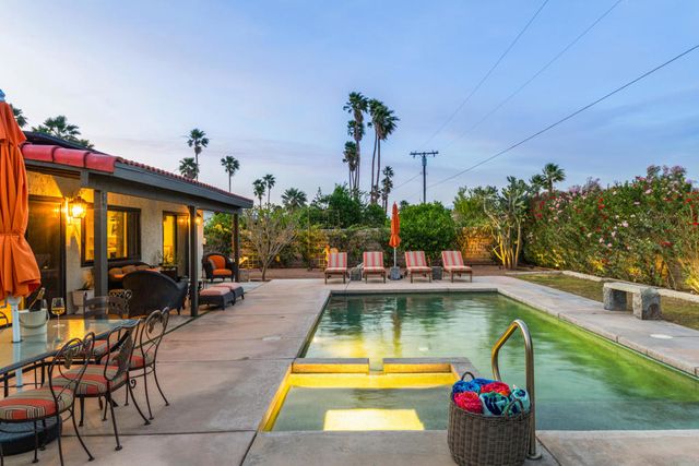 2200 E Acacia Road N, Palm Springs, CA 92262