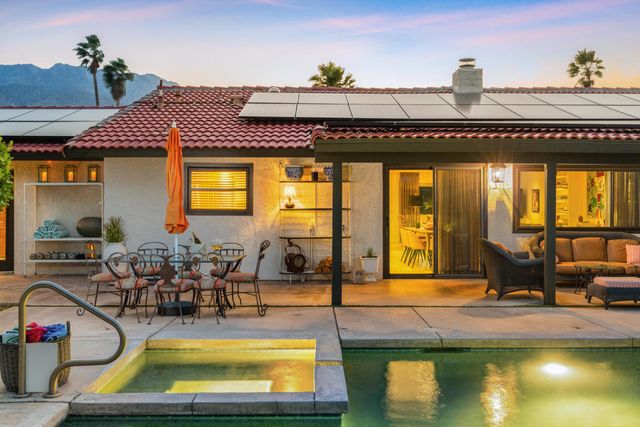 2200 E Acacia Road N, Palm Springs, CA 92262