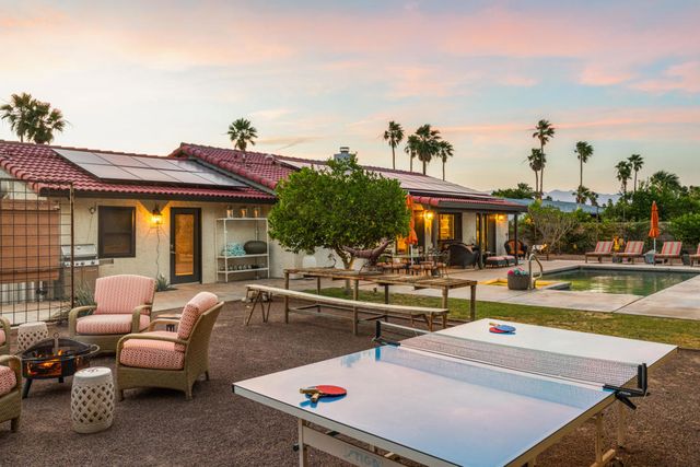 2200 E Acacia Road N, Palm Springs, CA 92262