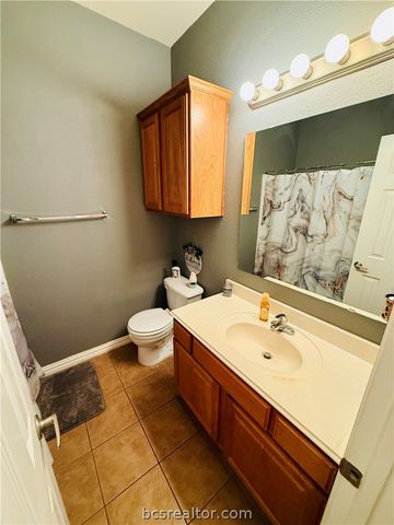 1001 Krenek Tap Road 1807, College Station, TX 77840