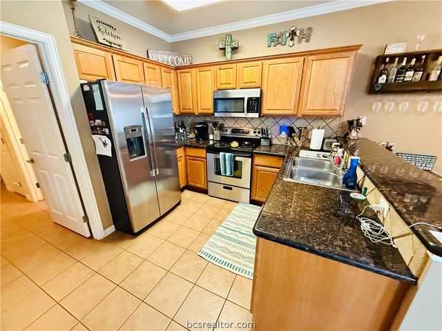 1001 Krenek Tap Road 1807, College Station, TX 77840