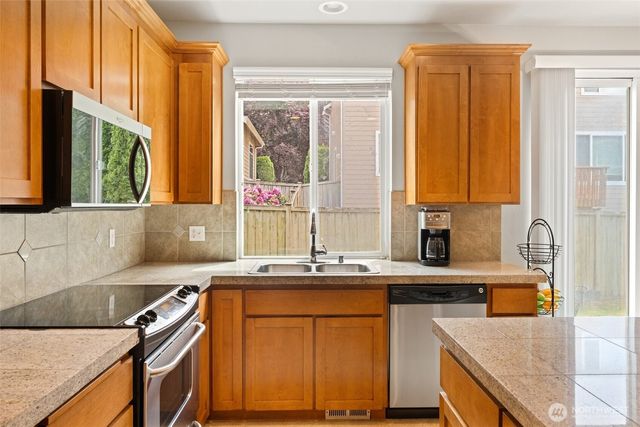3808 Wildspitz Street SE, Lacey, WA 98503