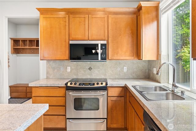 3808 Wildspitz Street SE, Lacey, WA 98503