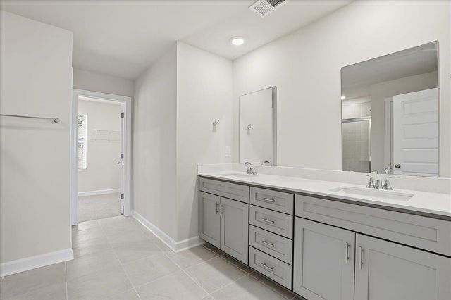907 Rising Oak Court, Spartanburg, SC 29301