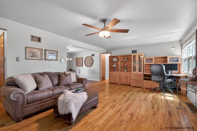 2744 DEMING BLVD, Cheyenne, WY 82009
