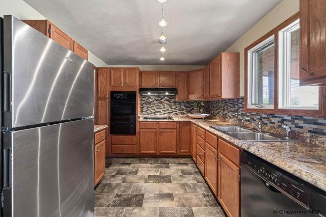 2744 DEMING BLVD, Cheyenne, WY 82009