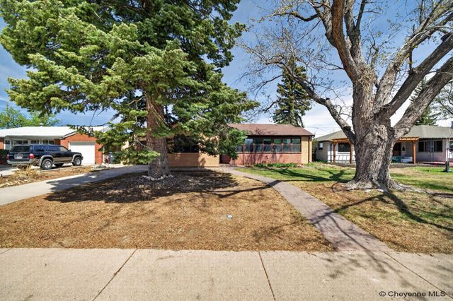 2744 DEMING BLVD, Cheyenne, WY 82009