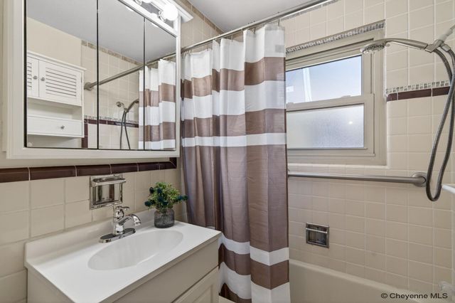 2744 DEMING BLVD, Cheyenne, WY 82009