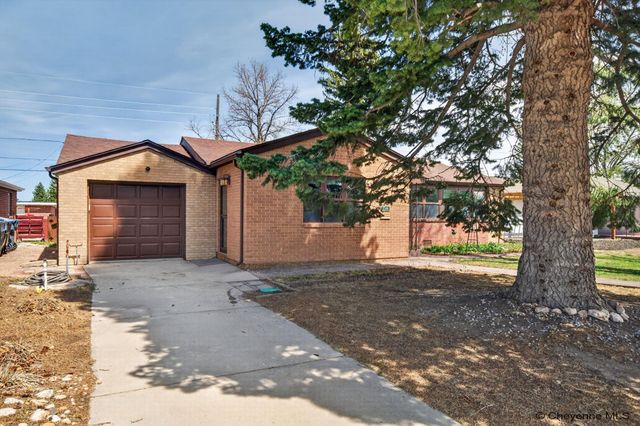 2744 DEMING BLVD, Cheyenne, WY 82009
