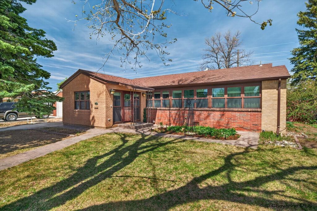 2744 DEMING BLVD, Cheyenne, WY 82009