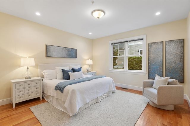 38 Courtyard Pl 38, Lexington, MA 02420