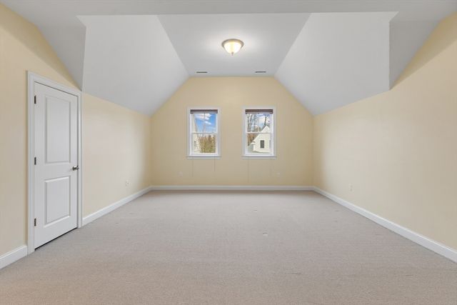 38 Courtyard Pl 38, Lexington, MA 02420