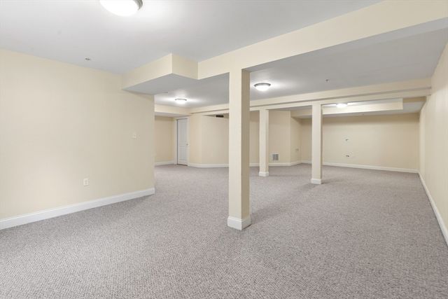 38 Courtyard Pl 38, Lexington, MA 02420