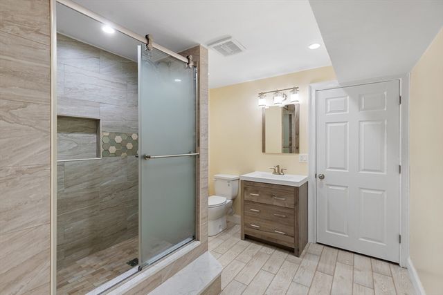 38 Courtyard Pl 38, Lexington, MA 02420