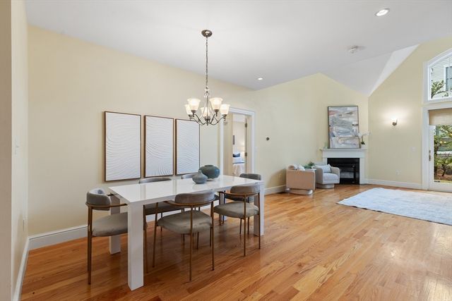 38 Courtyard Pl 38, Lexington, MA 02420