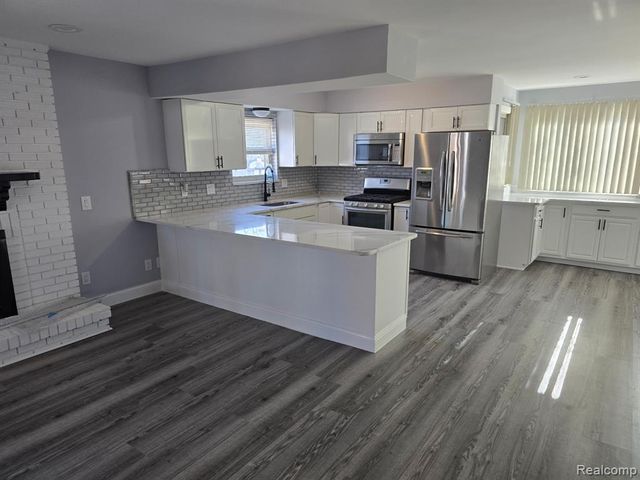 25592 Cloie Drive, Warren, MI 48089