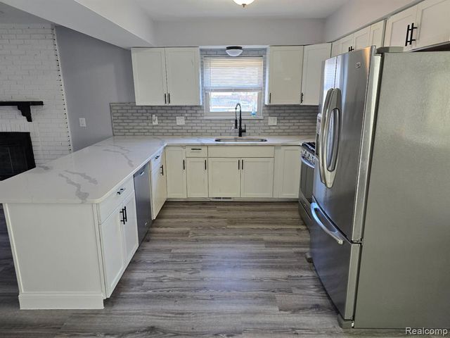 25592 Cloie Drive, Warren, MI 48089