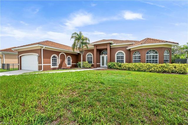 680 Mirror Lakes CT, Lehigh Acres, FL 33974