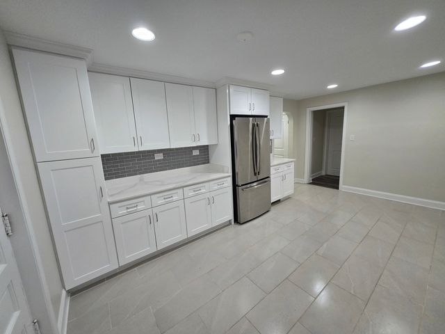 813 Chicago Road, Chicago Heights, IL 60411