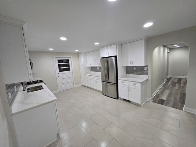 813 Chicago Road, Chicago Heights, IL 60411