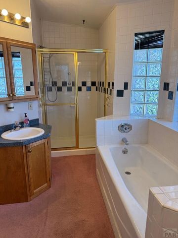 1180 S Yerba Santa Dr, Pueblo West, CO 81007