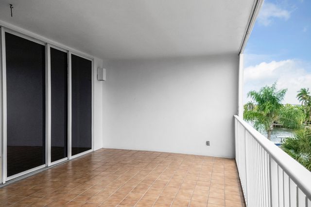 3100 NE 47th Court 305, Fort Lauderdale, FL 33308