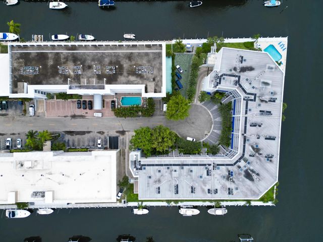 3100 NE 47th Court 305, Fort Lauderdale, FL 33308