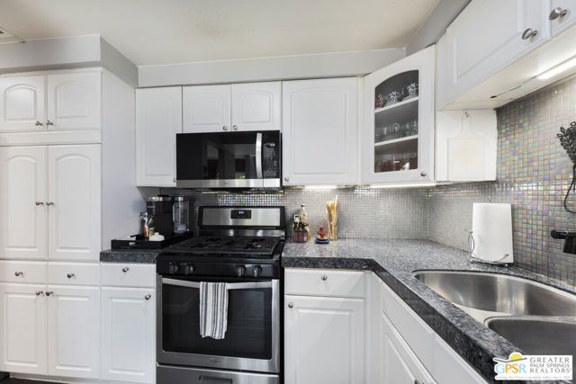 975 Village Square, Palm Springs, CA 92262