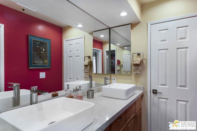 975 Village Square, Palm Springs, CA 92262