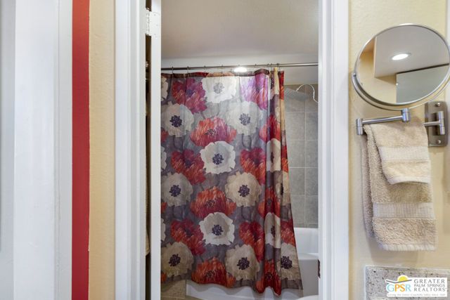 975 Village Square, Palm Springs, CA 92262