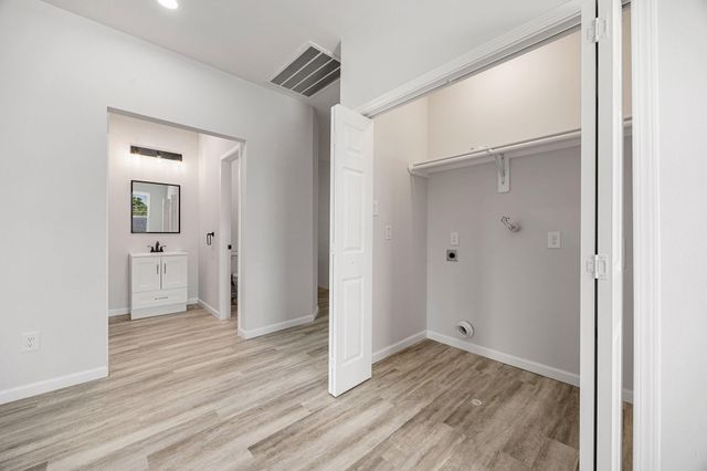 8 Donna Court B, Brookshire, TX 77423