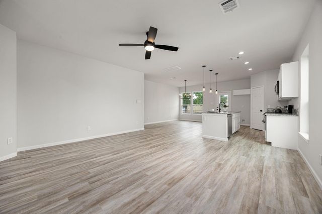 8 Donna Court B, Brookshire, TX 77423