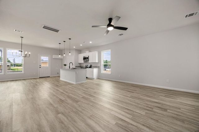 8 Donna Court B, Brookshire, TX 77423