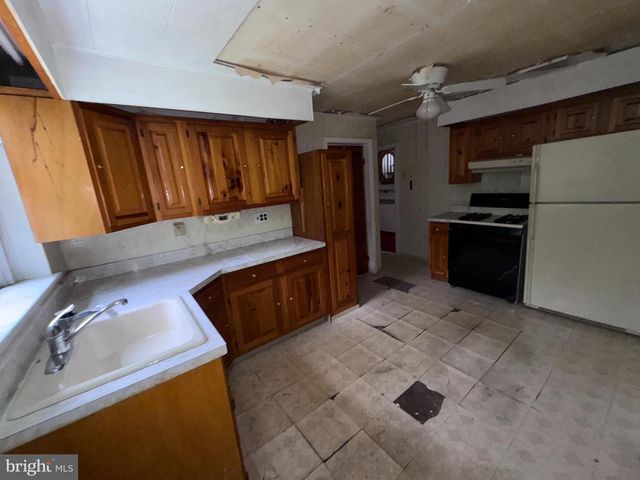 145 LANDOVER RD, Bryn Mawr, PA 19010