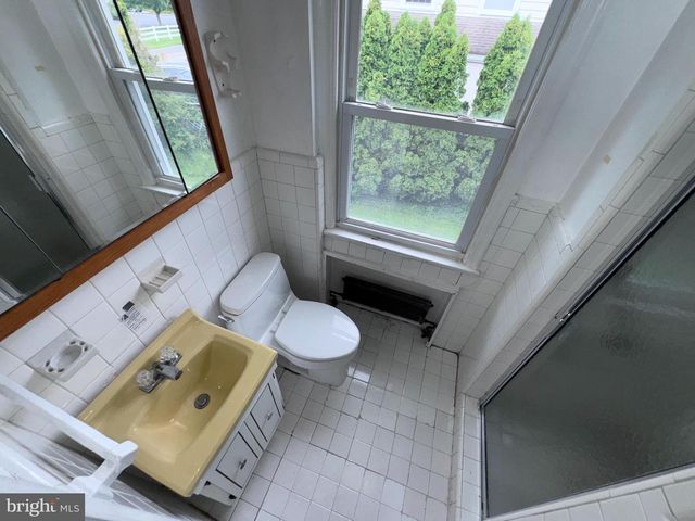 145 LANDOVER RD, Bryn Mawr, PA 19010