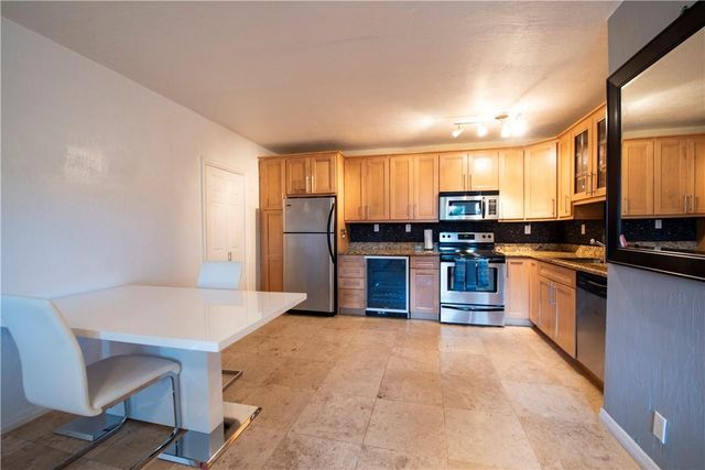 530 NE 15th Court 2, Fort Lauderdale, FL 33304