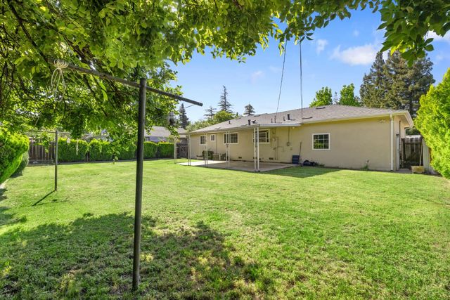 121 W Benjamin Holt Dr, Stockton, CA 95207