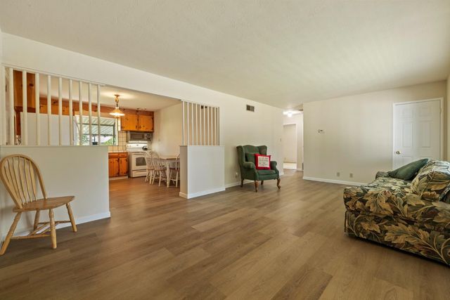 121 W Benjamin Holt Dr, Stockton, CA 95207