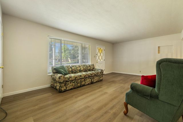 121 W Benjamin Holt Dr, Stockton, CA 95207