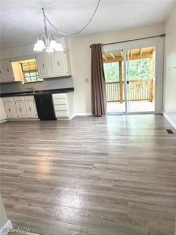 10 1st Court, Belpre, OH 45714