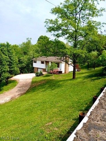 10 1st Court, Belpre, OH 45714