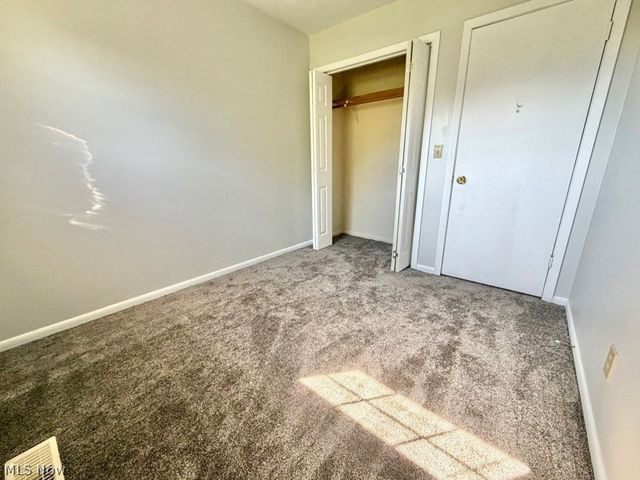 10 1st Court, Belpre, OH 45714