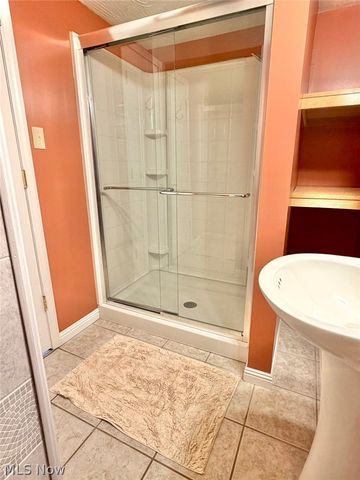 10 1st Court, Belpre, OH 45714