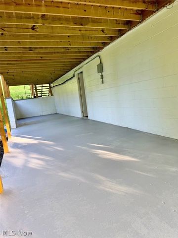 10 1st Court, Belpre, OH 45714